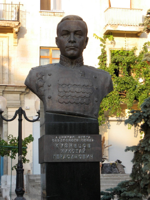 Do liên tiếp có nhiều quan chức cấp cao bị ám sát nên chính quyền Hitler cử lực lực truy tìm và bắt giữ thủ phạm nhưng đều không "tóm" được Nikolai. Tuy nhiên, ông tử trận vào ngày 9/3/1944 khi chạm trán một toán biệt kích của Quân đội nổi dậy Ukraine.