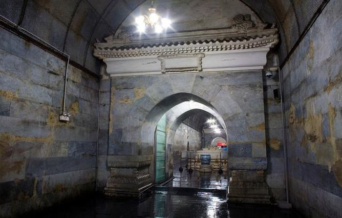 Khi tiến hành cuộc khai quật tại làng Đại Hồng, thành phố Chung Tường, tỉnh Hồ Bắc, Trung Quốc, các chuyên gia phát hiện một ngôi mộ cổ thời nhà Minh.