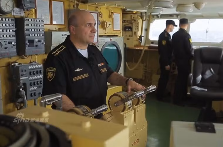 Hình ảnh hiếm bên trong đài chỉ huy hàng không mẫu hạm Đô đốc Kuznetsov. Nguồn ảnh: Sina