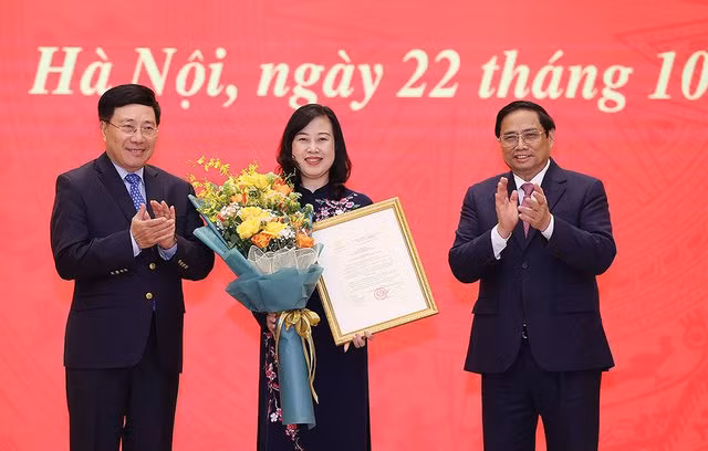 Nu lanh dao tren chinh truong: Phai yeu… nhung khong yeu