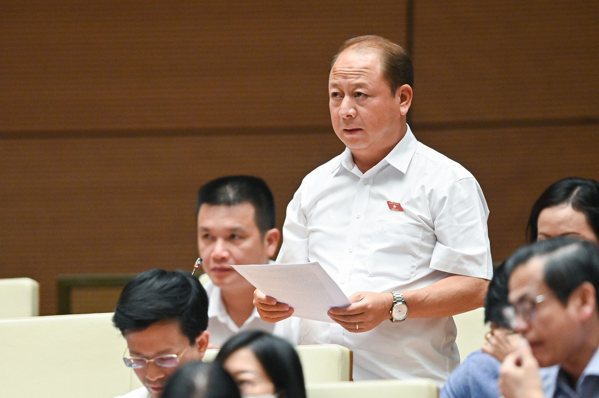  Đại biểu Sùng A Lềnh - Đoàn ĐBQH tỉnh Lào Cai: “Tại Việt Nam và nhiều nước trên thế giới cho thấy, việc duy trì hình phạt tử hình là một biện pháp cần thiết để trừng trị, răn đe và phòng ngừa các tội phạm đặc biệt nghiêm trọng. Vì vậy công tác giải quyết hồ sơ án tử hình và quản lý giam giữ thi hành án tử hình là một nhiệm vụ rất quan trọng. Tuy nhiên, việc thực hiện vẫn chưa quyết liệt, chưa kịp thời và chưa đáp ứng yêu cầu đề ra. Công tác giam giữ, thi hành án tử hình có nhiều khó khăn do đối tượng bị kết án từ hình thời gian gần đây tăng nhanh.”. 