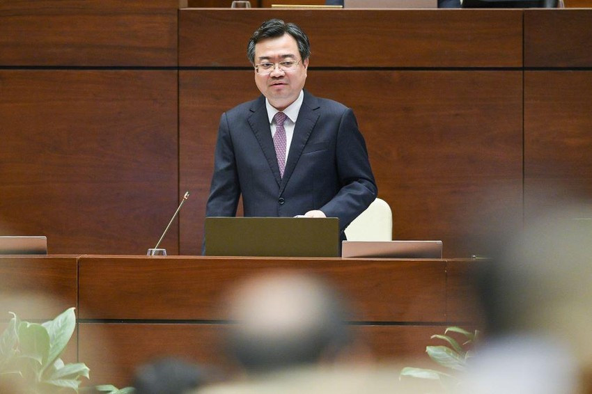  Lấy ý kiến cộng đồng dân cư trong điều chỉnh quy hoạch còn chưa được quan tâm đúng mức: “Trong quá trình điều chỉnh quy hoạch vẫn còn trường hợp tùy tiện, không đúng yêu cầu, phá vỡ quy hoạch. Nguyên nhân của tình trạng này là do công tác rà soát đánh giá quy hoạch còn chưa kịp thời; nội dung quy hoạch đánh giá chưa đầy đủ chưa thấu đáo; việc lấy ý kiến cộng đồng dân cư trong điều chỉnh quy hoạch còn chưa được quan tâm đúng mức, còn mang tính hình thức dẫn đến không tính đến sự phù hợp giữa các quy hoạch”.