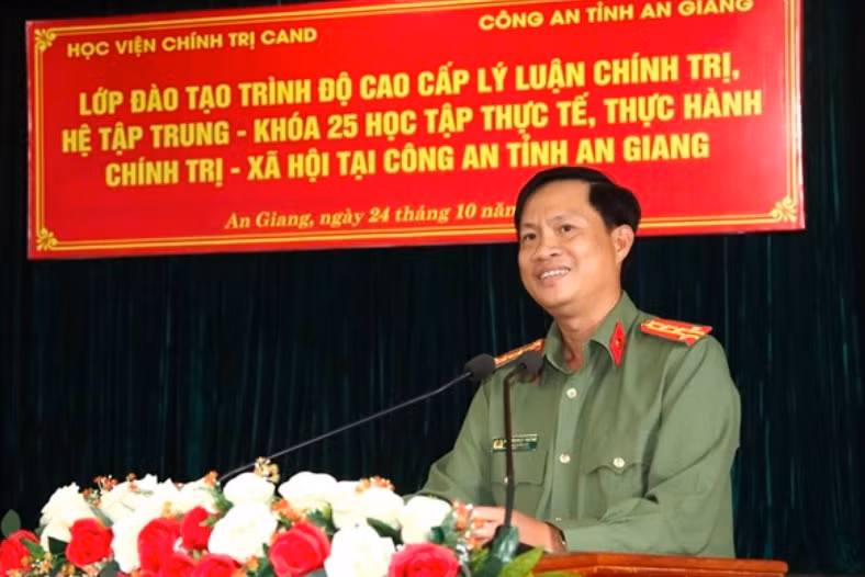 Đại tá Nguyễn Nhật Trường, Phó Bí thư Đảng ủy, Chủ nhiệm UBKT Đảng ủy, Phó Giám đốc Công an tỉnh An Giang bị kỷ luật khiển trách.