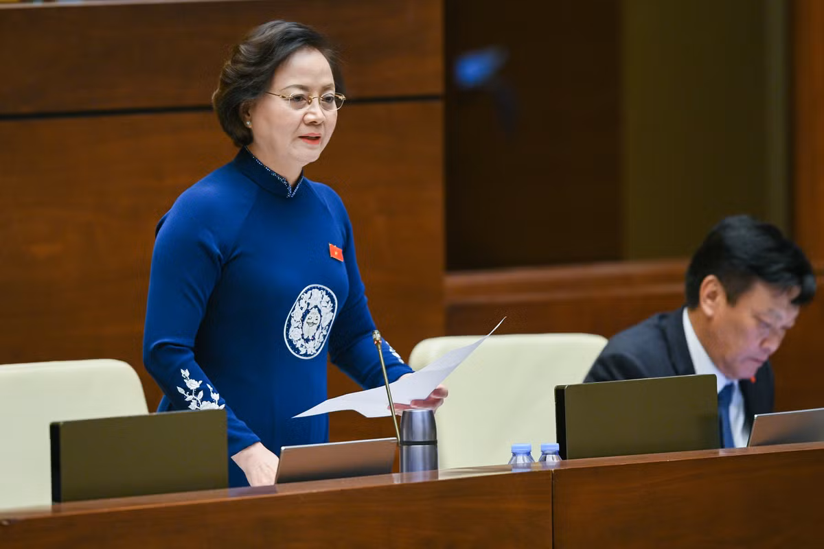  Phải chấp nhận việc giao chỉ tiêu, cắt giảm biên chế một cách cơ học: “Trong giai đoạn vừa qua, chúng ta phải chấp nhận việc giao chỉ tiêu, cắt giảm biên chế một cách cơ học, vì nếu không giao chỉ tiêu thì rất khó thực hiện tinh giản biên chế. Trong thời gian tới, chúng ta sẽ từng bước hoàn thiện thêm, khắc phục hạn chế, bổ sung thêm cho phù hợp, nhất là với các địa bàn quy mô dân số lớn, căn cứ trên cơ sở khoa học chặt chẽ, từng bước cơ cấu lại để hoàn thành mục tiêu đề ra”.