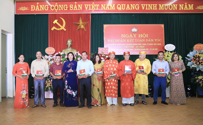 Phó Bí thư Thường trực Thành ủy Hà Nội dự ngày hội Đại đoàn kết huyện Thanh Trì Pho Bi thu Thuong truc Thanh uy Ha Noi du ngay hoi Dai doan ket huyen Thanh Tri