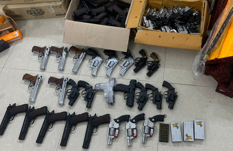 TPHCM triet pha duong day mua ban, tang tru vu khi so luong lon-Hinh-3