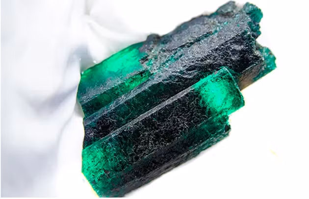 Vien ngoc luc bao nguyen ven lon nhat the gioi