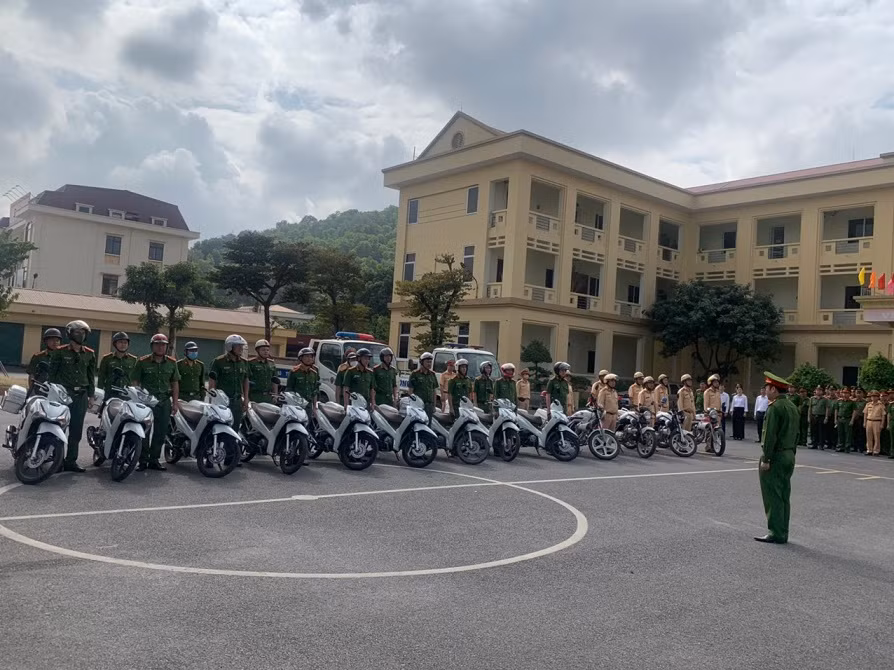 Công an thị xã Kinh Môn tổ chức Lễ ra quân 