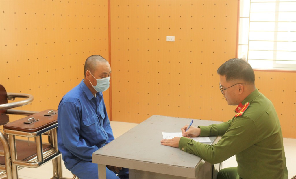 Hải Dương: Khởi tố gã đàn ông chặn đường, dâm ô 3 bé gái Hai Duong: Khoi to ga dan ong chan duong, dam o 3 be gai