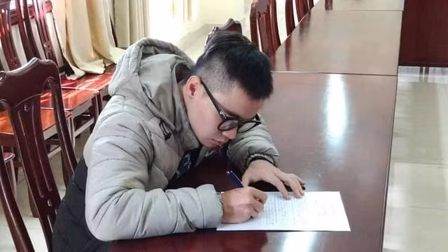 Đầu tháng 8/2022, dư luận phẫn nộ khi TikTok Hoàng Minh đăng video với nội dung "Bạn nghĩ sao về người miền Trung?" thể hiện quan điểm chê bai, nói xấu người miền Trung. Trong video này, ngoài các nhân vật khác, chính Hoàng Minh trực tiếp nói "người miền Trung rất keo kiệt và bủn xỉn, hà tiện, khôn lỏi, lúc nào cũng nghĩ cho bản thân, gia đình của họ trước, không có tinh thần xã hội, không có tinh thần đất nước… nên miền Trung rất kém phát triển so với những miền còn lại…". 