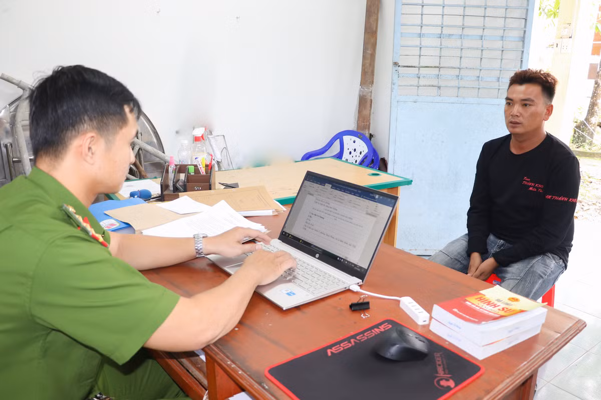 Youtuber ‘Thanh kho Mien Tay’ bi khoi to ve hanh vi vu khong