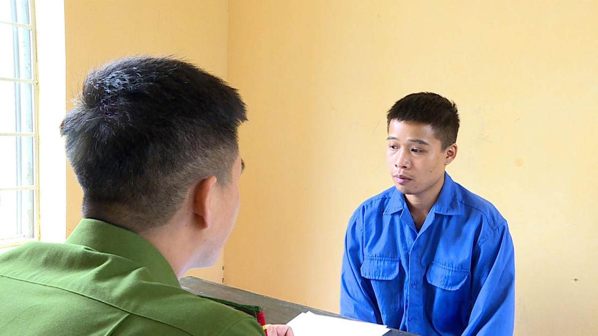 Khoi to ke dam chu cua hang tap hoa, cuop tai san