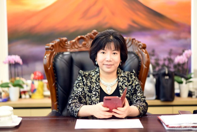 Bản thân Nguyễn Thị Thanh Nhàn biết rõ việc Công ty AIC không đủ năng lực tài chính để tham dự thầu theo quy định của hồ sơ mời thầu. Tuy nhiên, bị can Nhàn đã chỉ đạo Đỗ Văn Sơn - Kế toán trưởng AIC điều chỉnh số liệu để mình ký báo cáo tài chính năm 2010, 2011, 2012, 2013 trong hồ sơ dự thầu, cung cấp các thông tin không trung thực về năng lực tài chính, làm sai lệch kết quả lựa chọn nhà thầu, gian lận trong đấu thầu.