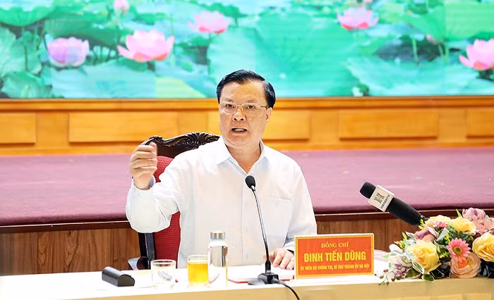 Bi thu Thanh uy Ha Noi thi sat kiem tra tien do du an duong Vanh dai 4-Hinh-3