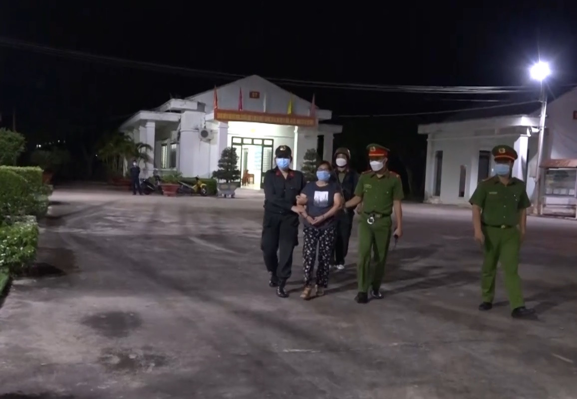 Sau một thời gian dài trinh sát, ngày 23/9, Cục Cảnh sát điều tra tội phạm về ma túy đã phối hợp cùng Cơ quan đại diện Bộ Công an tại nước ngoài và các lực lượng chức năng của nước bạn bắt giữ các đối tượng: Nguyễn Văn Nam, Nguyễn Thị Thanh Thủy (là 2 đối tượng trong chuyên án) và Vũ Hoàng Oanh, đối tượng truy nã quốc tế về ma túy. 