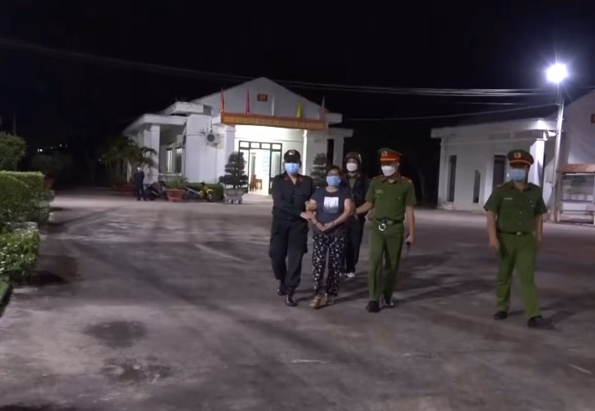 Sau một thời gian dài trinh sát, ngày 23/9, Cục Cảnh sát điều tra tội phạm về ma túy đã phối hợp cùng Cơ quan đại diện Bộ Công an tại nước ngoài và các lực lượng chức năng của nước bạn bắt giữ các đối tượng: Nguyễn Văn Nam, Nguyễn Thị Thanh Thủy (là 2 đối tượng trong chuyên án) và Vũ Hoàng Oanh, đối tượng truy nã quốc tế về ma túy. 