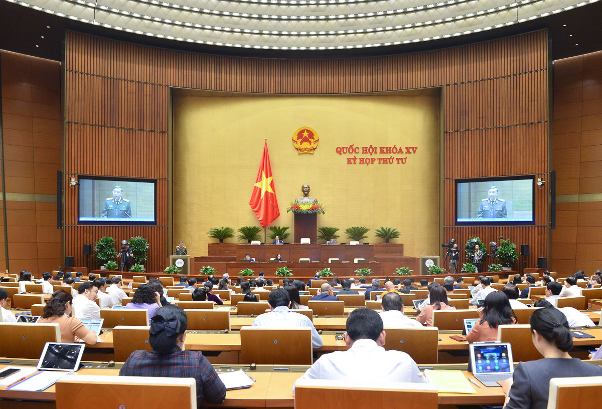  Bộ trưởng Công an Tô Lâm: “Hiệu quả công tác phòng ngừa tội phạm còn hạn chế. Đó là tỷ lệ giải quyết tin báo, tố giác tội phạm, kiến nghị khởi tố chưa đạt chỉ tiêu Quốc hội đề ra. Vi phạm trong hoạt động điều tra, xử lý tội phạm, công tác tạm giữ, tạm giam vẫn còn xảy ra. Số người chết do tai nạn giao thông tăng, cháy nổ còn nhiều. Vi phạm hành chính còn diễn ra phổ biến trên nhiều lĩnh vực”.