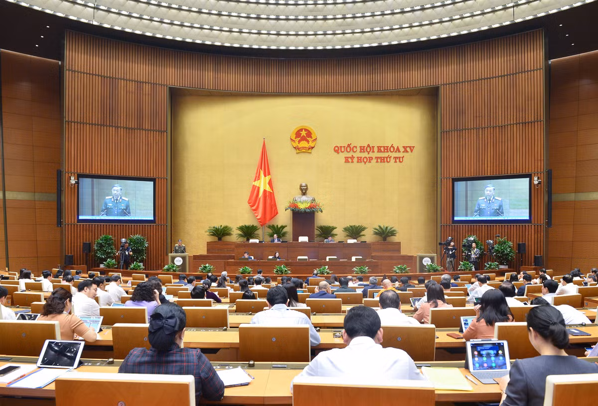  Bộ trưởng Công an Tô Lâm: “Hiệu quả công tác phòng ngừa tội phạm còn hạn chế. Đó là tỷ lệ giải quyết tin báo, tố giác tội phạm, kiến nghị khởi tố chưa đạt chỉ tiêu Quốc hội đề ra. Vi phạm trong hoạt động điều tra, xử lý tội phạm, công tác tạm giữ, tạm giam vẫn còn xảy ra. Số người chết do tai nạn giao thông tăng, cháy nổ còn nhiều. Vi phạm hành chính còn diễn ra phổ biến trên nhiều lĩnh vực”.