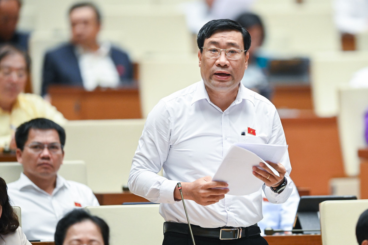  Đại biểu Thạch Phước Bình- Đoàn Trà Vinh: “Đối với khái niệm thảm họa được quy định trong dự thảo Luật, đề nghị làm rõ khái niệm và nội hàm của thảm họa, cần chia giai đoạn, phân loại thảm họa để có quy định phù hợp về phương pháp ứng phó. Đề nghị nghiên cứu kinh nghiệm quốc tế để đảm bảo tính hợp lý, khả thi của dự án luật”.