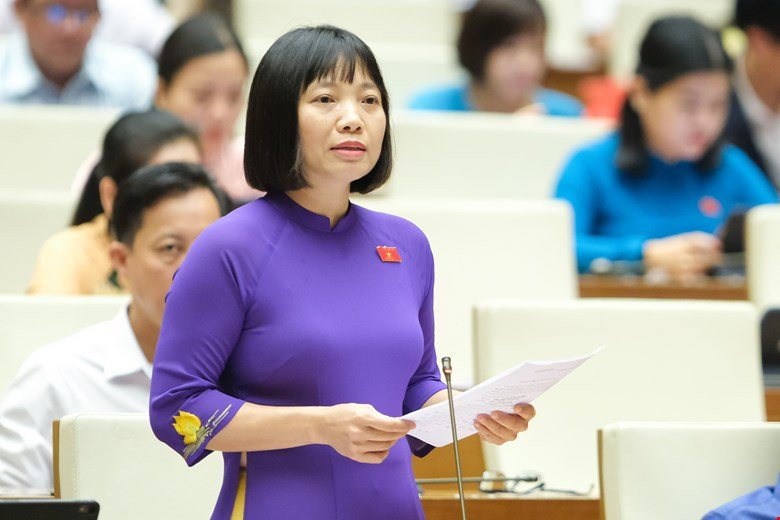  Đại biểu Nguyễn Thị Việt Nga – Đoàn Hải Dương: “Việc thực hiện kết luận sau thanh tra bao gồm các nội dung thu tiền, xử lý về tài sản và xử lý cán bộ. Tuy nhiên, hiện nay qua theo dõi, việc thực hiện kết luận của thanh tra các địa phương, cơ quan, đơn vị mới chỉ chú trọng việc thu hồi tiền còn nội dung về xử lý tài sản và xử lý cán bộ thì chưa thực sự được chú trọng”.