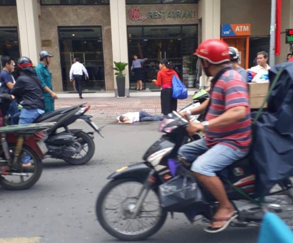 Roi tu khach san, nguoi dan ong ngoai quoc tu vong