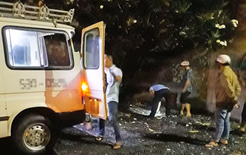 Tai xe taxi bo nguoi chet giua duong vi nan nhan het tien?