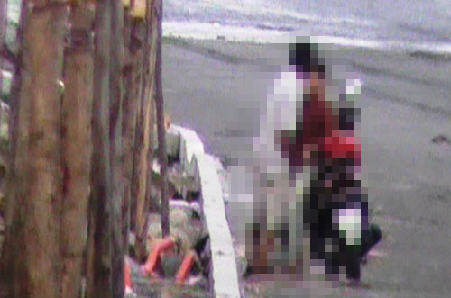 Phan cam cap doi lam “chuyen ay” giua ban ngay o Sai Gon-Hinh-2