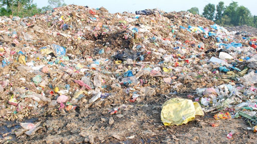 Một góc khu liên hợp xử lý chất thải Đa Phước, nơi được cho là "thủ phạm" gây ô nhiễm không khí đến người dân Khu Nam Sài Gòn.