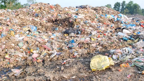 Một góc khu liên hợp xử lý chất thải Đa Phước, nơi được cho là "thủ phạm" gây ô nhiễm không khí đến người dân Khu Nam Sài Gòn.