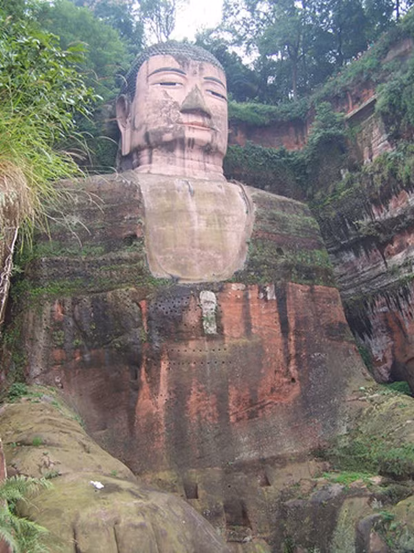 Khu vực Nga My bao gồm bức tượng Lạc Sơn Đại Phật đã được UNESCO công nhận là Di sản thế giới vào năm 1996.