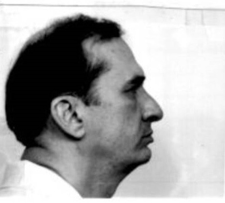 Cụ thể, gã sát nhân Kenneth phạm tội từ thời niên thiếu. Vào năm 1964, Kenneth (18 tuổi) nhận 12 bản án 4 năm tù vì trộm cắp ở ba quận thuộc tiểu bang Texas. Tuy nhiên, gã được trả tự do sớm vào tháng 12/1965.