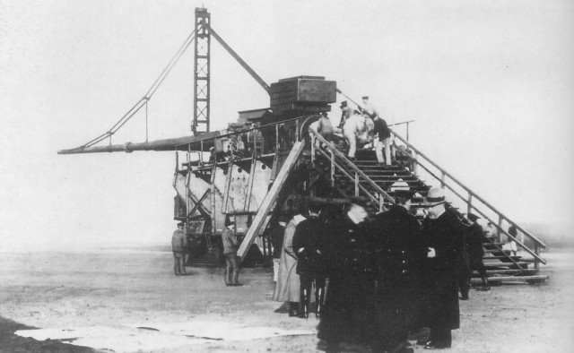 Tháng 8/1918, quân đội Đức rút siêu pháo Paris về nước sau khi phe Hiệp ước áp sát vị trí nước này. Về sau, Đức cho phá hủy siêu pháo Paris trong giai đoạn cuối của Thế chiến 1 vì không muốn vũ khí này rơi vào tay đối phương.