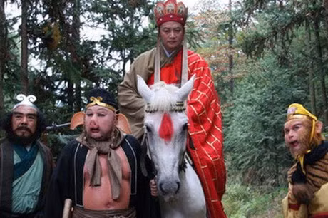 Tuy nhiên, Bạch Long Mã lại là đồ đệ thứ tư của Đường Tăng và gọi cả Trư Bát Giới lẫn Sa Tăng là sư huynh mà không than vãn điều gì.