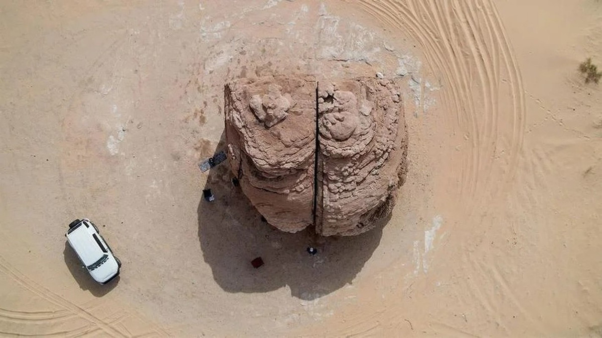 Giới chuyên gia hy vọng sẽ sớm tìm ra lời giải chính xác nhất cho bí ẩn về đường cắt ngay chính giữa tảng đá Al Naslaa.