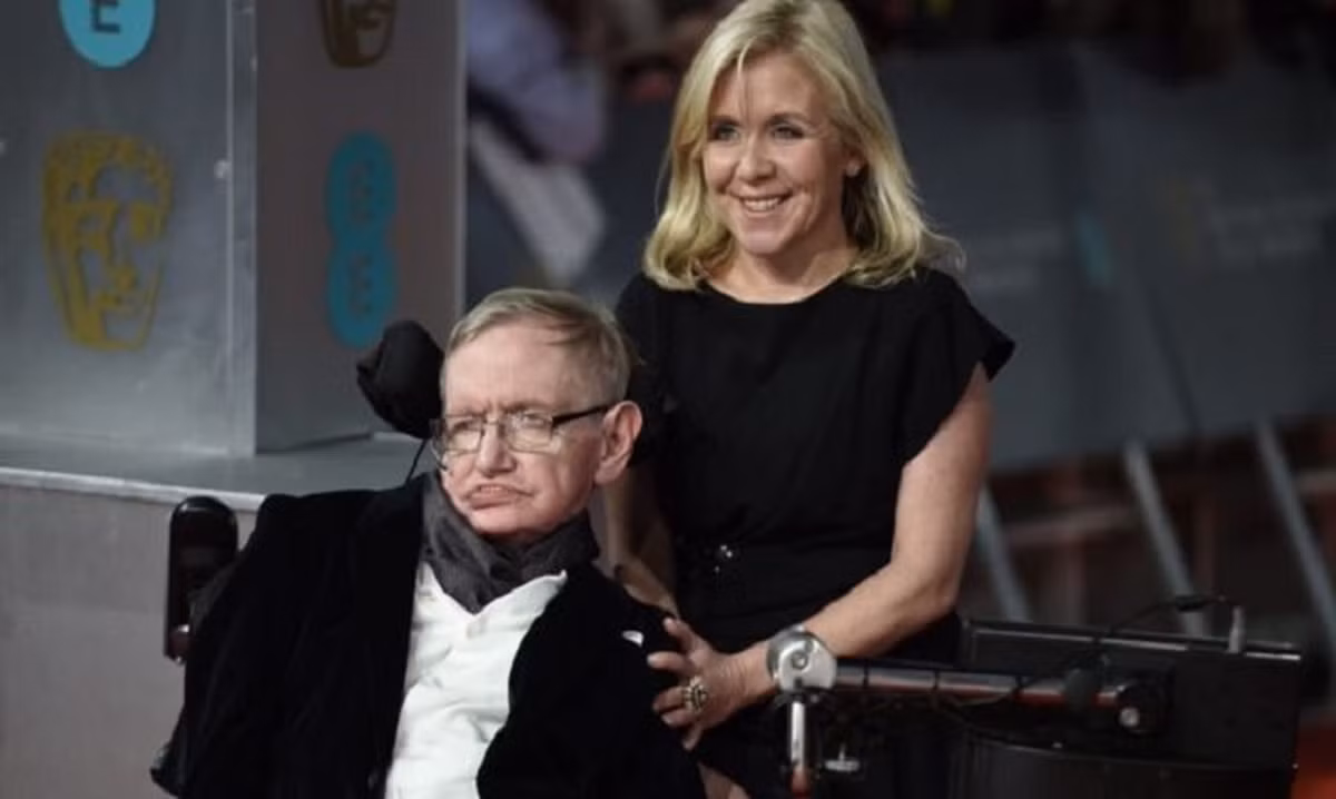 Theo nhà vật lý Hawking, việc tiết lộ vị trí và sự tồn tại của con người cho các nền văn minh ngoài hành tinh tiên tiến có thể gây ra những hậu quả thảm khốc.