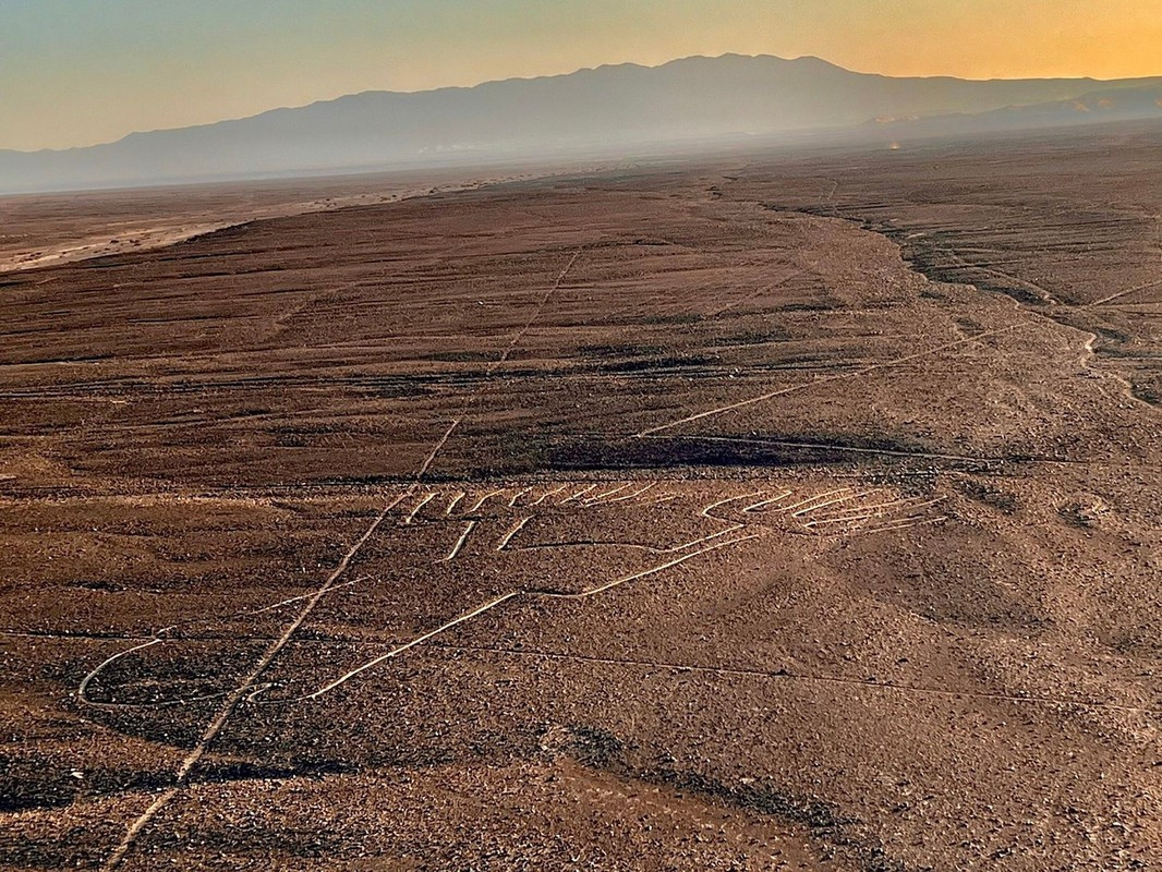 Chỉ trong vòng 6 tháng, 303 hình vẽ Nazca mới được phát hiện tại sa mạc Nazca mà mắt thường và các hình ảnh vệ tinh bỏ sót. Ảnh: Travelling and Trails.