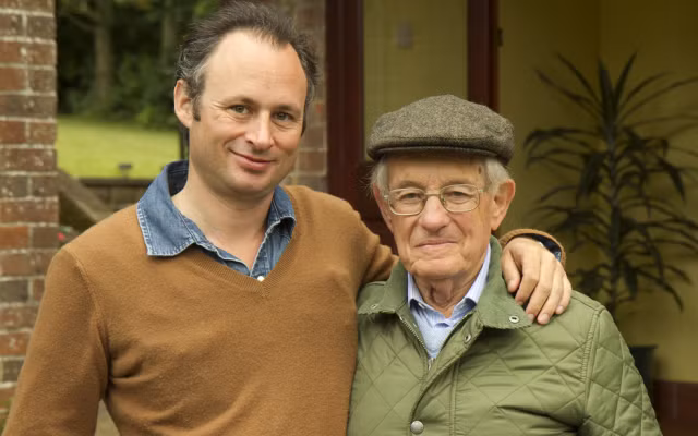 Cha của ông Edgar là một nhà xuất bản có tiếng bị đưa tới trại tập trung Dachau. Lính Đức tịch thu hầu hết bộ sưu tập sách đồ sộ của gia đình cùng nhiều tài sản giá trị. Ảnh: Courtesy of Editions Michel Lafon.