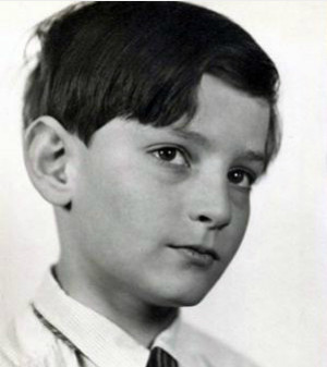 Tuy nhiên, phải tới năm 1932, ông Edgar (khi đó 8 tuổi) lần đầu gặp Hitler bên ngoài tòa nhà - tức 1 năm trước khi y trở thành Thủ tướng Đức. Ảnh: The New York Times.