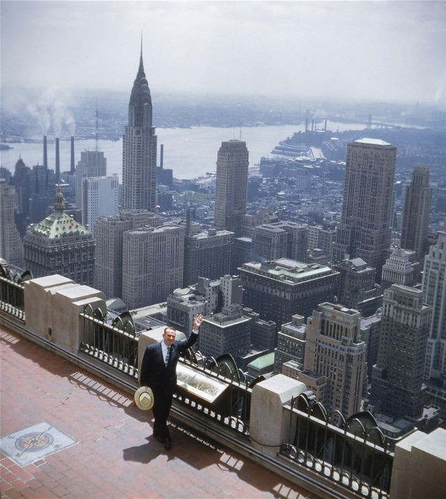 Những tòa nhà cao tầng được xây dựng san sát nhau ở New York vào tháng 8/1951 phần nào cho thấy tốc độ phát triển kinh tế của nước Mỹ.