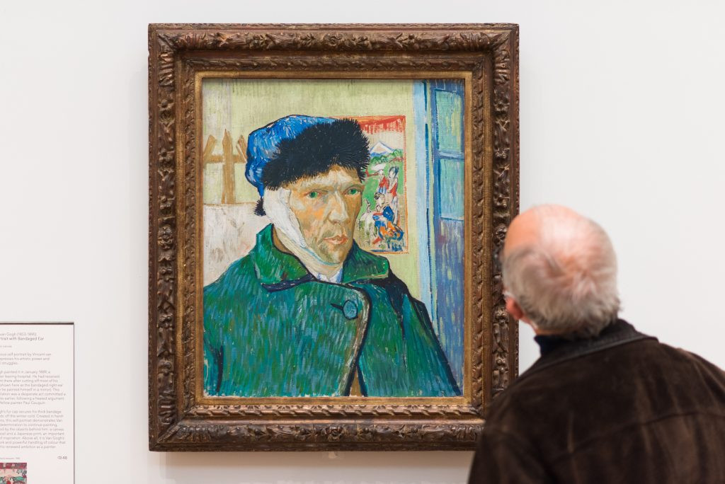 Sau khi tự làm bản thân bị thương, van Gogh có thể đã sử dụng một tấm gương để vẽ bức chân dung tự họa.