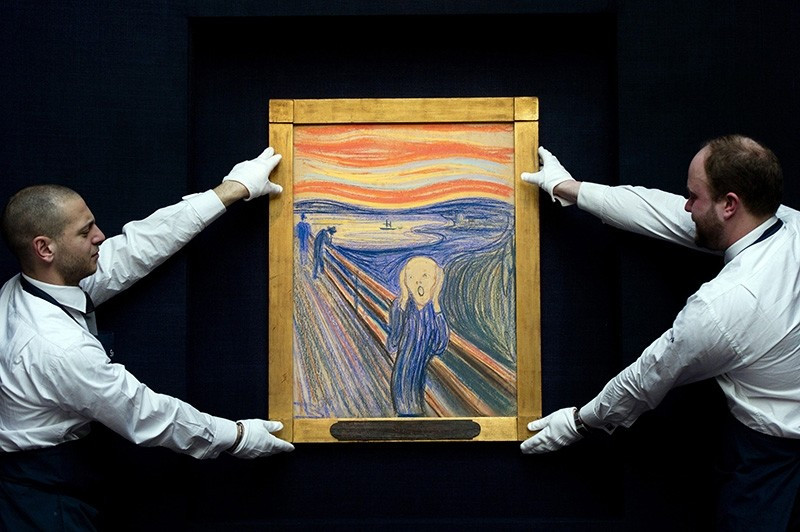 Bức tranh "The Scream" (Tiếng hét) được họa sĩ người Na Uy Edvard Munch thực hiện trong khoảng thời gian từ năm 1893 đến năm 1910. Trong suốt nhiều năm, giới họa sĩ, các chuyên gia cũng như công chúng tò mò về bầu trời rực đỏ, vàng phía trên đầu của nhân vật trong tranh.