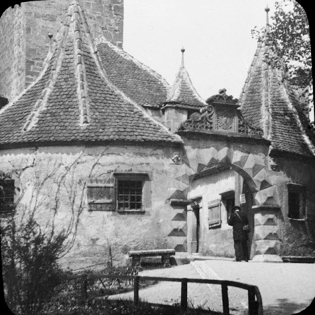 Những ngôi nhà được xây dựng theo kiến trúc truyền thống ở Rothenburg.