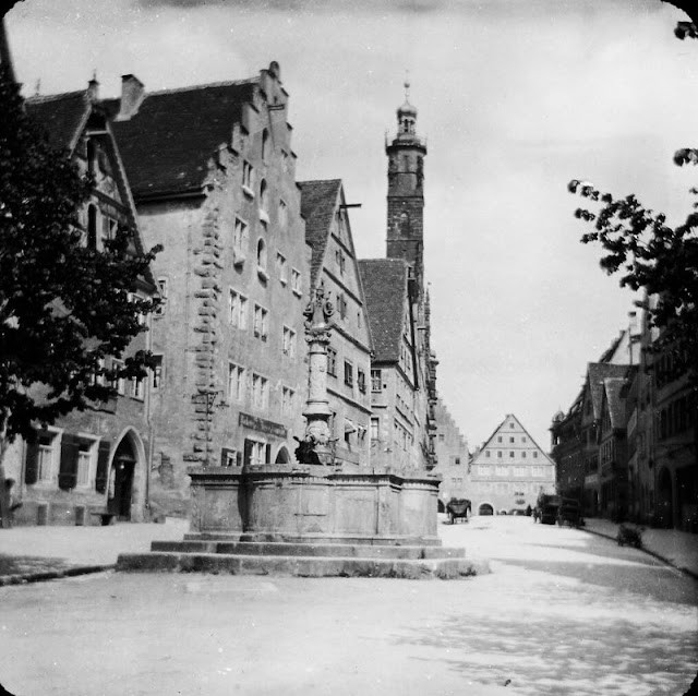 Khung cảnh bình yên ở thị trấn Rothenburg đầu thế kỷ 20.