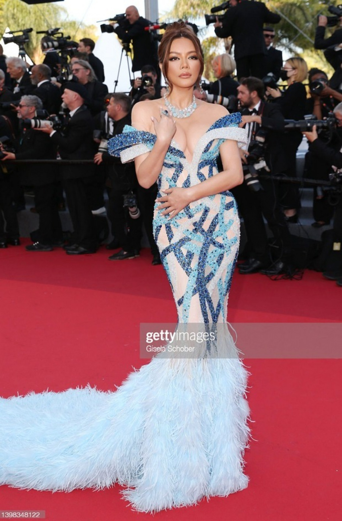 Dàn sao Việt góp mặt thảm đỏ LH phim Cannes qua các thời kỳ - Hình 15 Dan sao Viet gop mat tham do LH phim Cannes qua cac thoi ky-Hinh-15