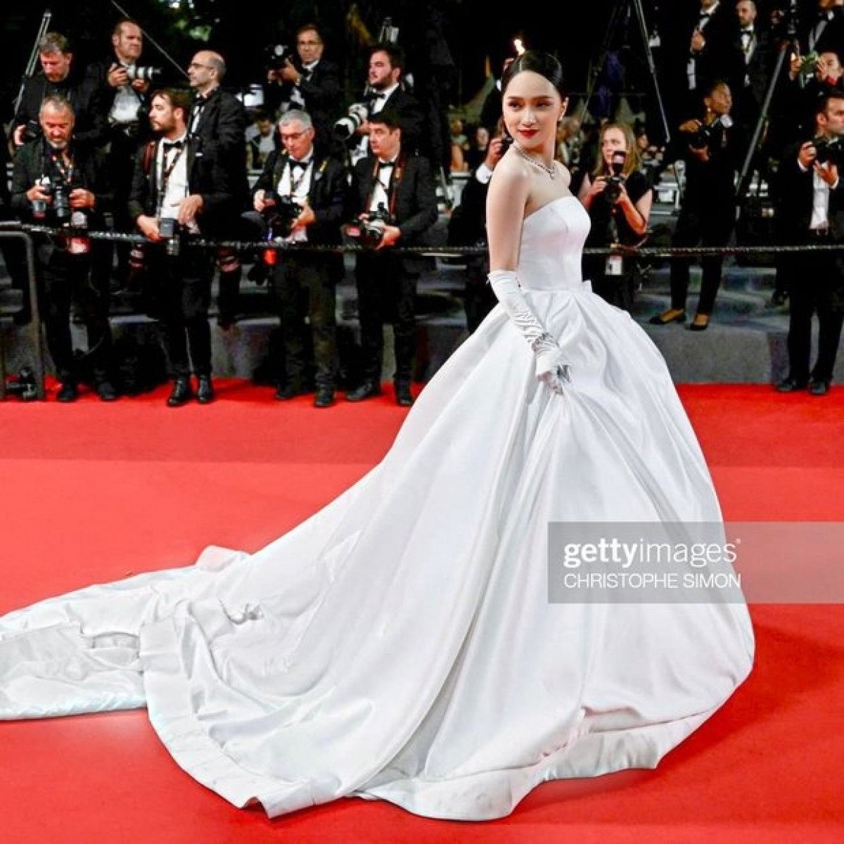 Dàn sao Việt góp mặt thảm đỏ LH phim Cannes qua các thời kỳ - Hình 16 Dan sao Viet gop mat tham do LH phim Cannes qua cac thoi ky-Hinh-16
