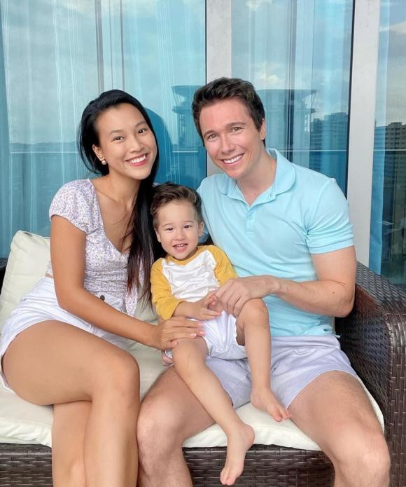 Hành trình làm mẹ đơn thân của sao nữ Vbiz - Hình 2 Hanh trinh lam me don than cua sao nu Vbiz-Hinh-2