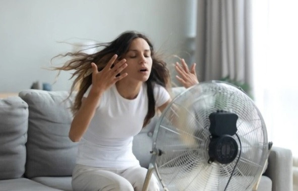 Nang nong hon 40 do, ban trai van khong cho toi bat dieu hoa