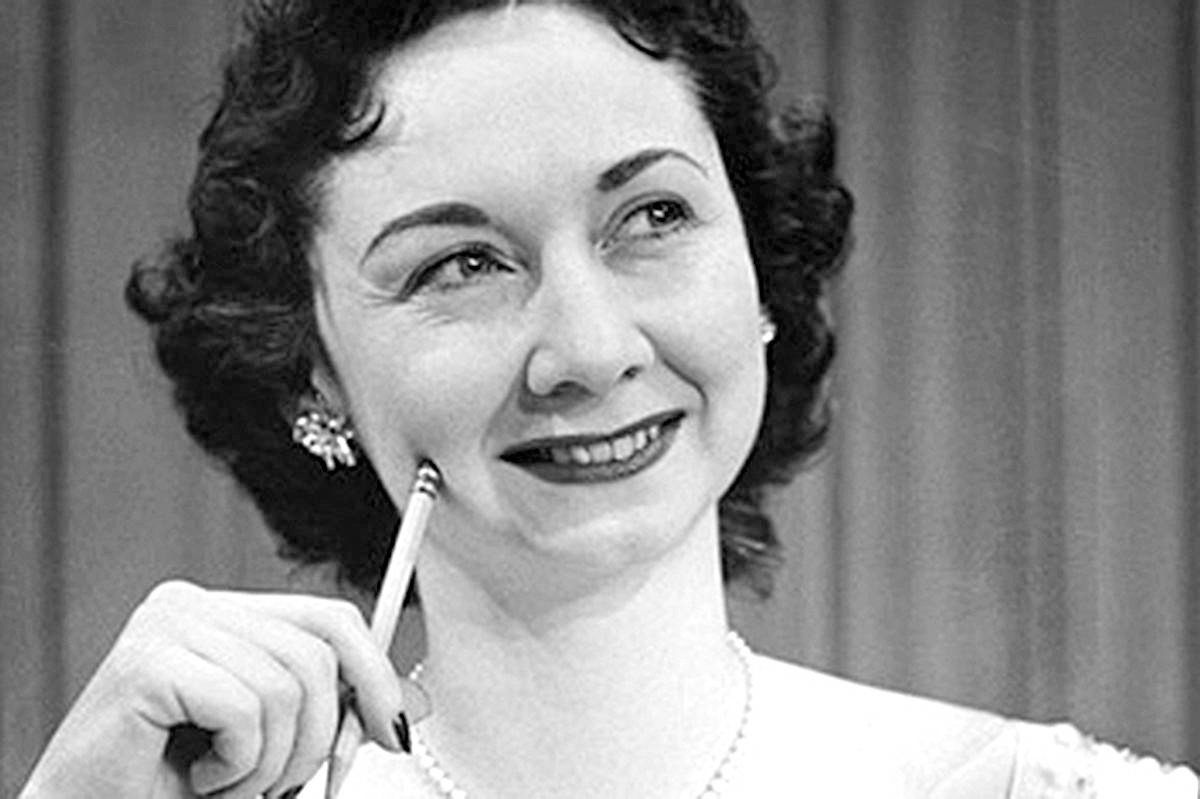 Tiếp đến, bà Dorothy làm nhiều công việc khác như phụ trách chuyên mục “Tiếng nói của Broadway” trên tờ New York Journal-American, đảm nhiệm chương trình phát thanh có tên "Bữa sáng với Dorothy và Dick"...