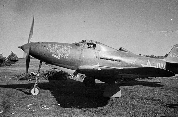 Phi công Grigory thường tấn công, tiêu diệt máy bay địch khi ở độ cao lớn, hơn 6.000m. Ông là phi công dũng cảm, thẳng thắn, thiên định và kỷ luật.