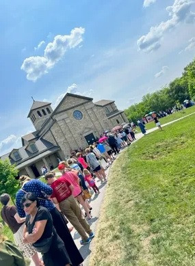 Vào năm 2019, sơ Wilhelmina Lancaster qua đời. Sau đó, thi thể của sơ được đặt trong một quan tài bằng gỗ đơn giản trước khi chôn cất.